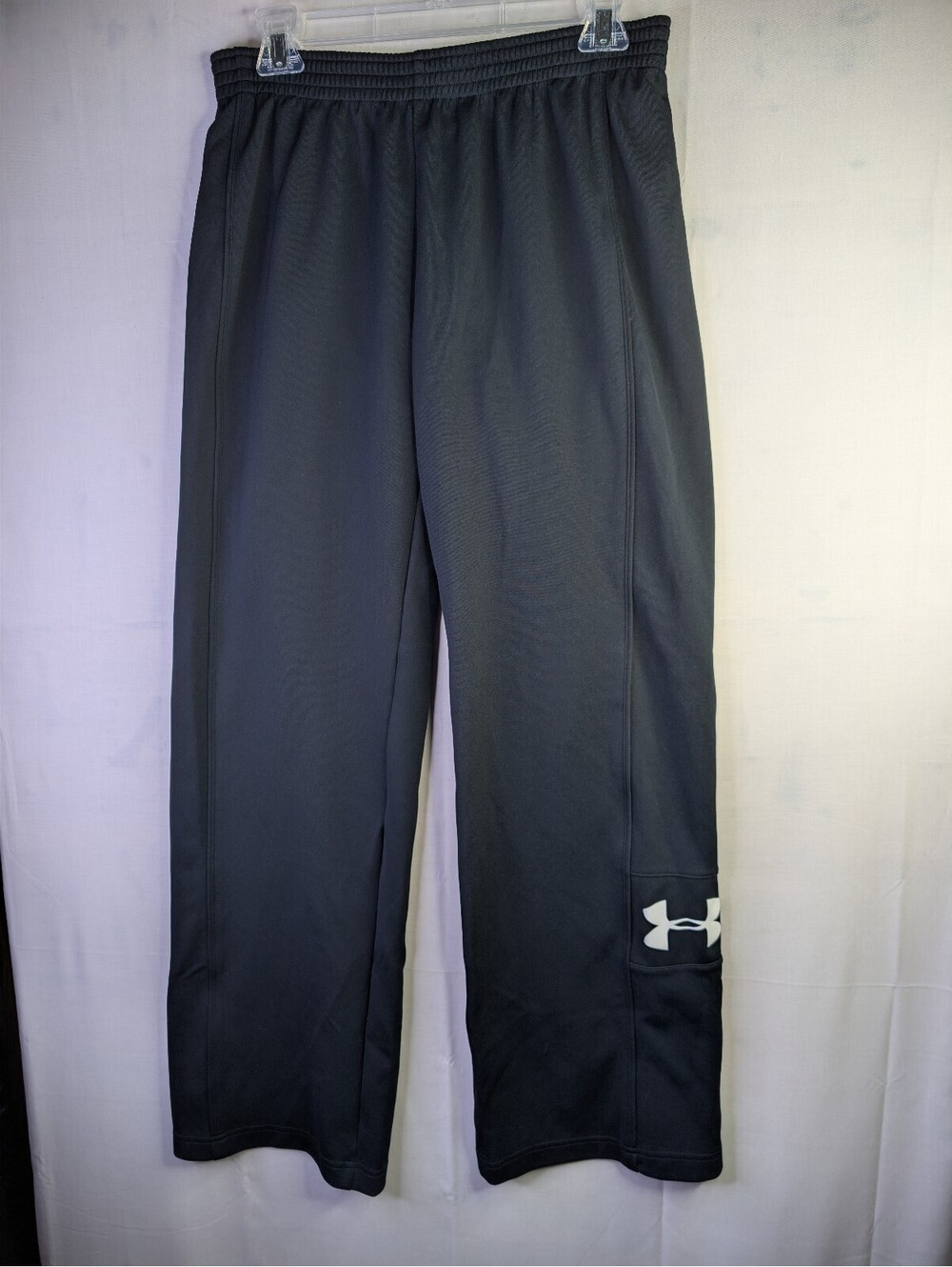 Under Armour woman's Black Athletic sweat Pants Medium